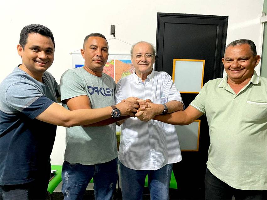 Vereador e liderança do PT do município de Tamboril deixam partido e declaram apoio à Sílvio Mendes